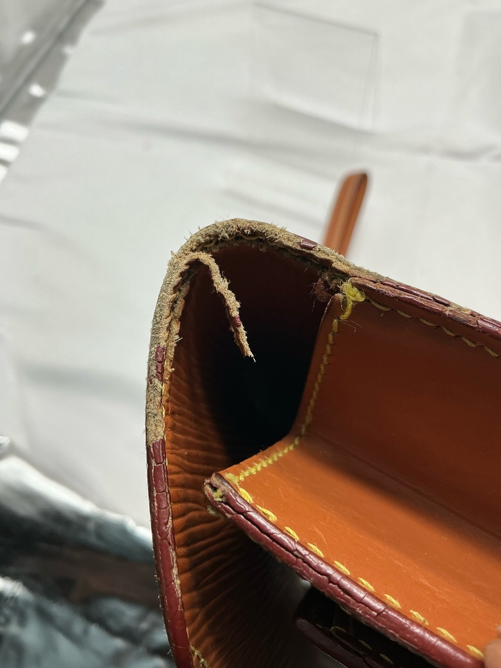 Louis Vuitton Epi Sellier Dragonne Clutch – Kenyan Brown - Imperfect bag 👀 - Picture 14 of 14